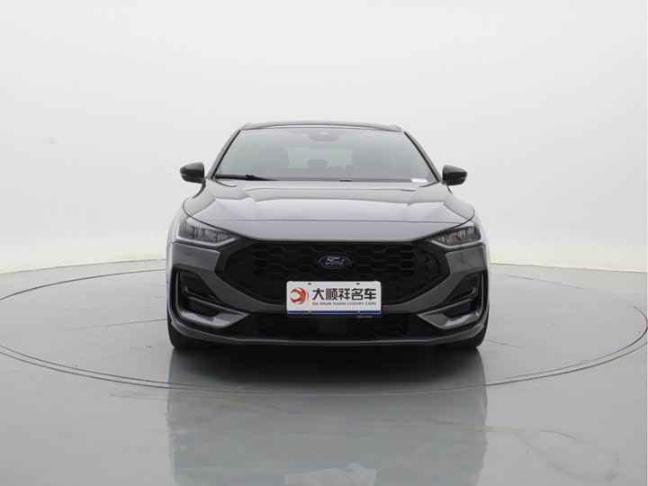 Фото 2 - Ford Focus