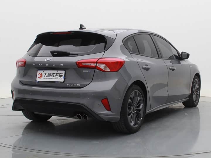 Фото 4 - Ford Focus