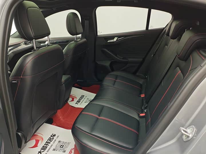 Фото 7 - Ford Focus