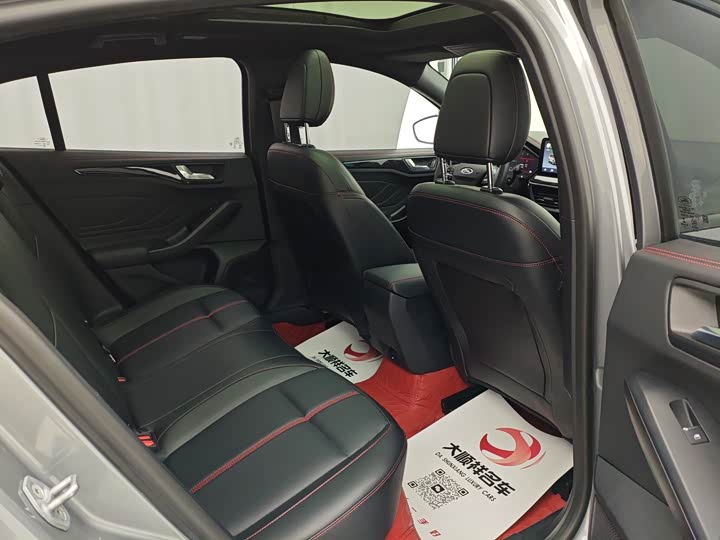 Фото 9 - Ford Focus