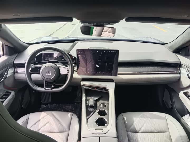 Фото 11 - Zeekr 001