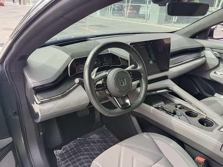 Фото 12 - Zeekr 001