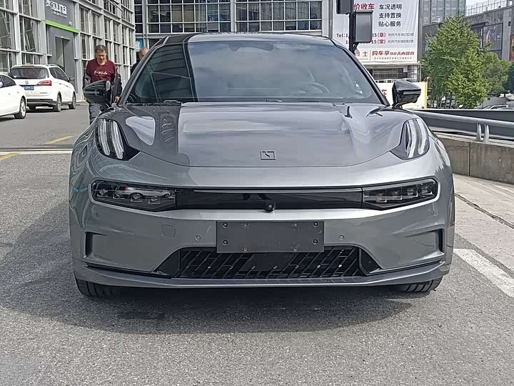 Фото 2 - Zeekr 001