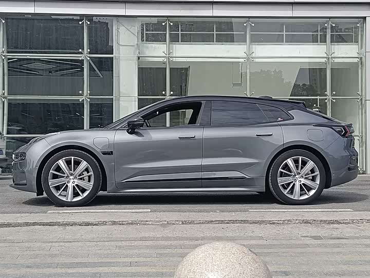 Фото 5 - Zeekr 001