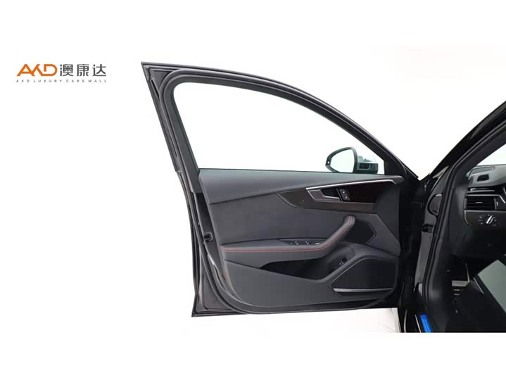 Фото 10 - Audi S4