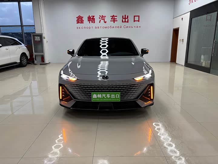 Фото 1 - Changan UNI-V