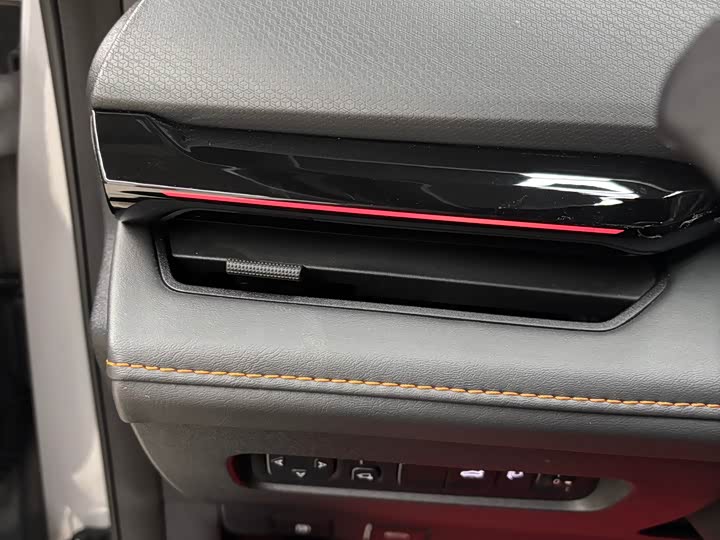 Фото 14 - Changan UNI-V