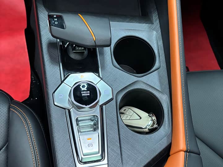 Фото 15 - Changan UNI-V