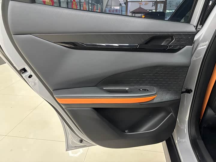 Фото 16 - Changan UNI-V