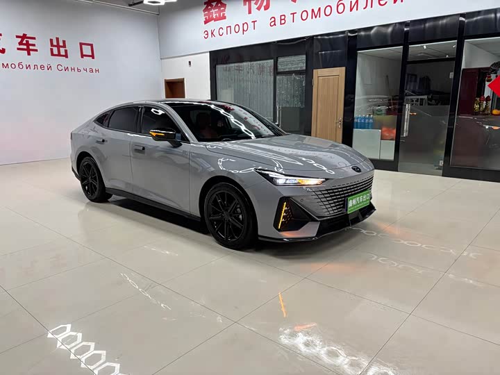 Фото 3 - Changan UNI-V