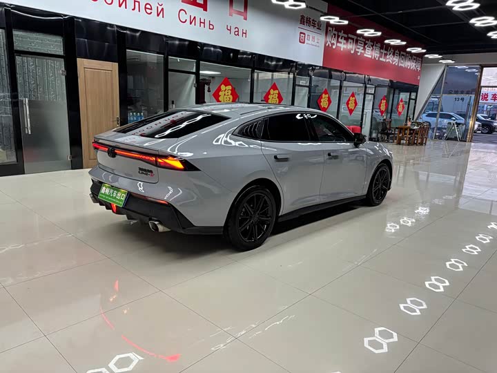 Фото 5 - Changan UNI-V