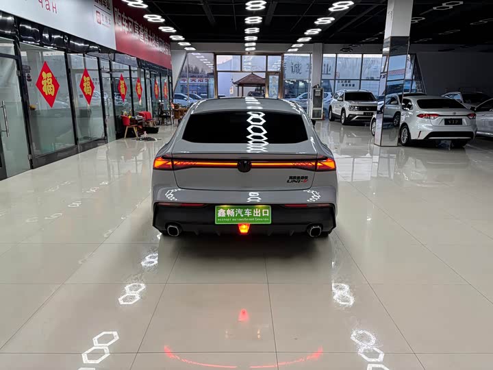 Фото 6 - Changan UNI-V