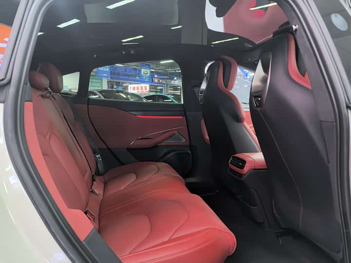 Фото 15 - Xiaomi SU7