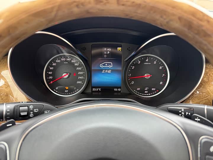 Фото 18 - Mercedes-Benz V-Class