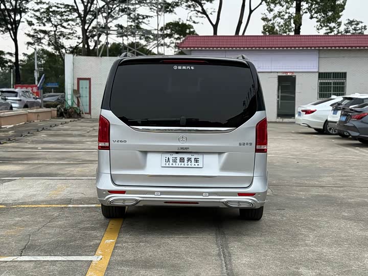 Фото 5 - Mercedes-Benz V-Class