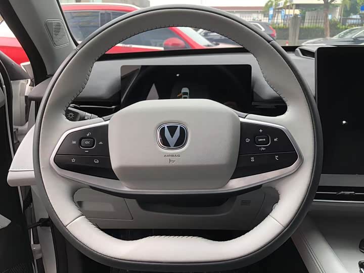 Фото 18 - Changan UNI-Z Hybrid