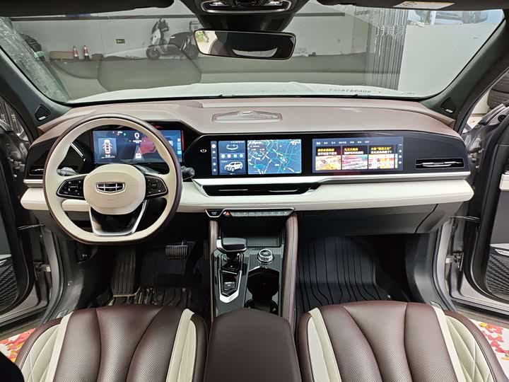 Фото 13 - Geely Monjaro