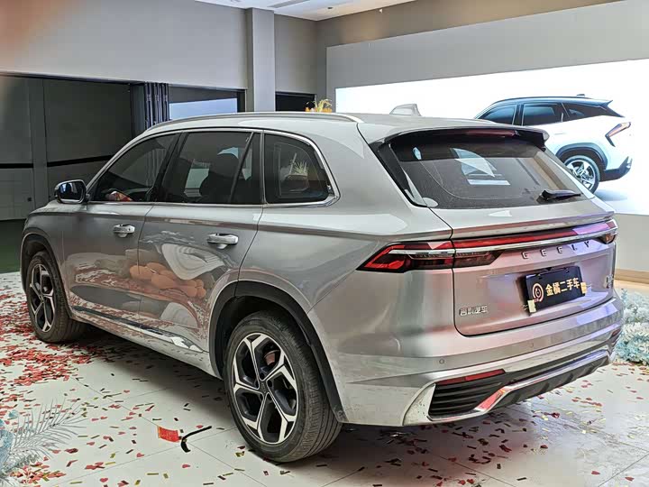 Фото 3 - Geely Monjaro