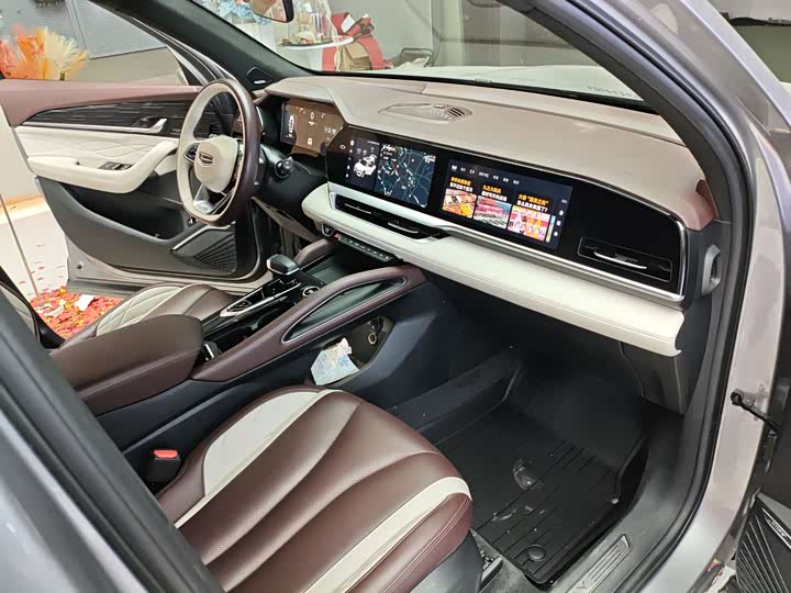 Фото 9 - Geely Monjaro