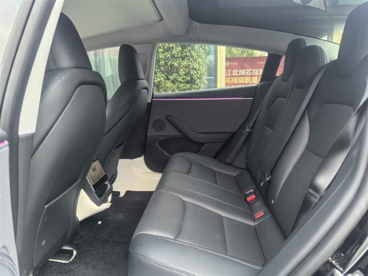 Фото 6 - Tesla Model 3