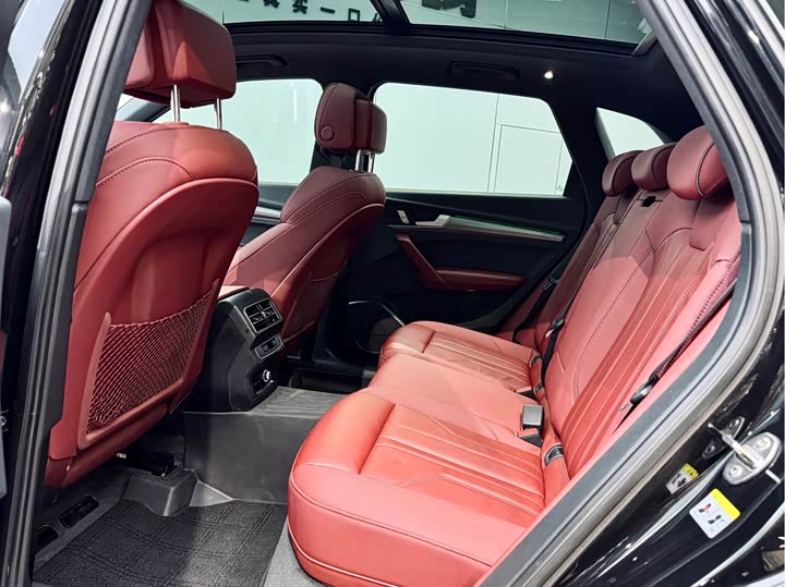 Фото 10 - Audi Q5L