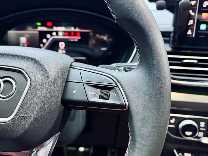 Фото 20 - Audi Q5L