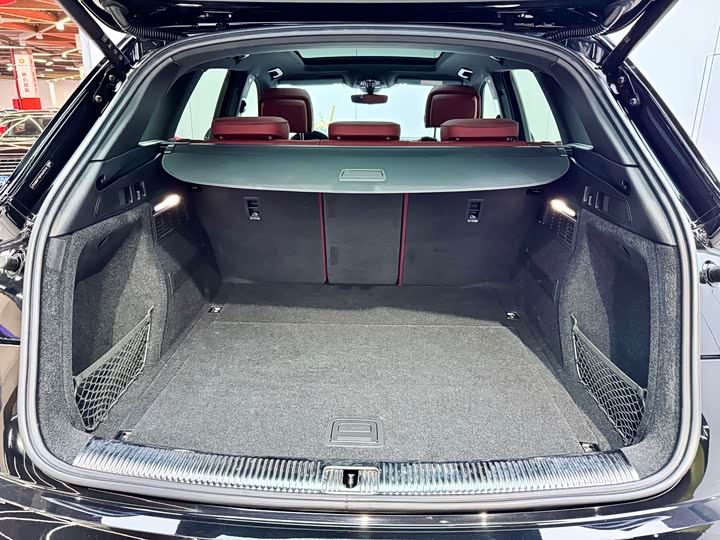 Фото 23 - Audi Q5L