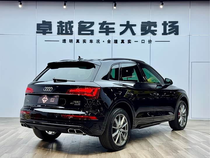 Фото 7 - Audi Q5L