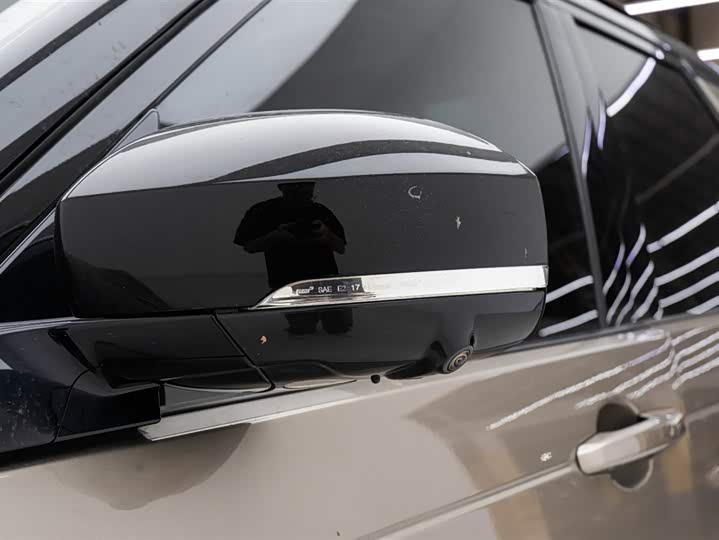 Фото 23 - Land Rover Discovery