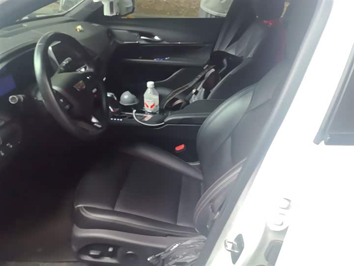 Фото 8 - Cadillac CT4