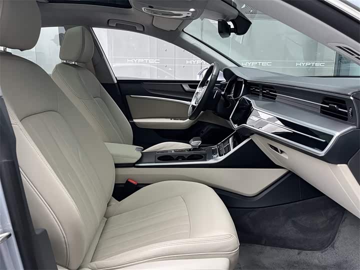 Фото 10 - Audi A7