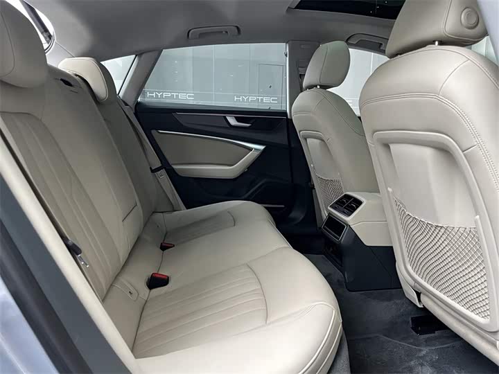 Фото 7 - Audi A7