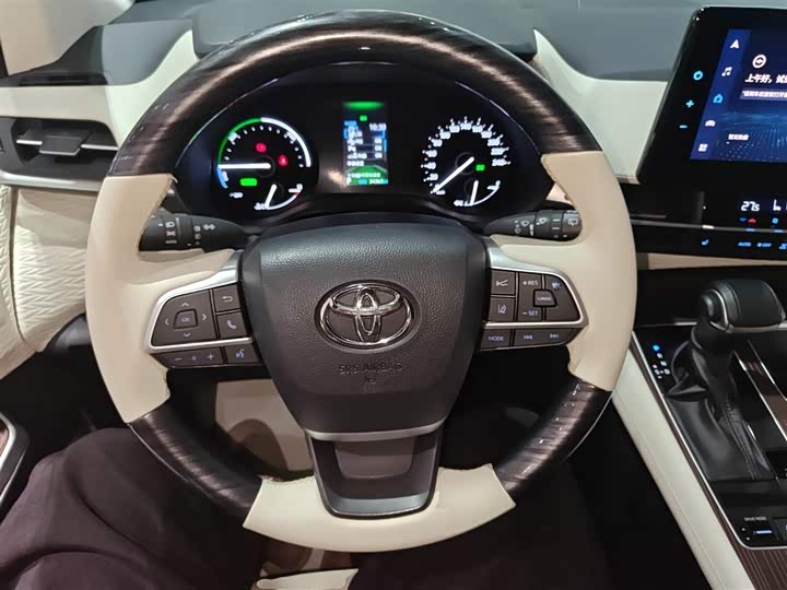 Фото 11 - Toyota Granvia