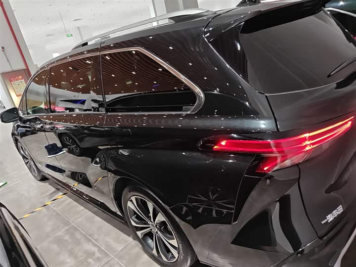 Фото 5 - Toyota Granvia