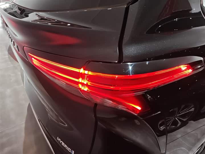 Фото 8 - Toyota Granvia