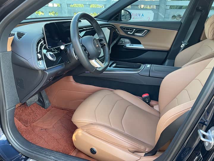 Фото 5 - Mercedes-Benz E-Class