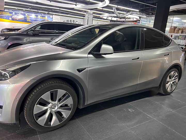 Фото 2 - Tesla Model Y