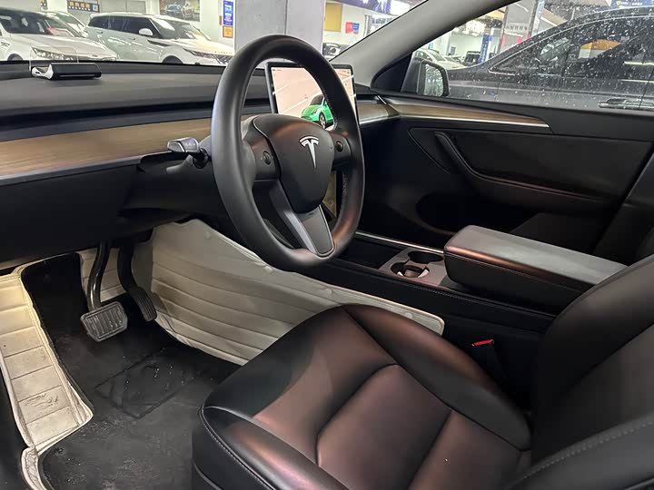 Фото 4 - Tesla Model Y