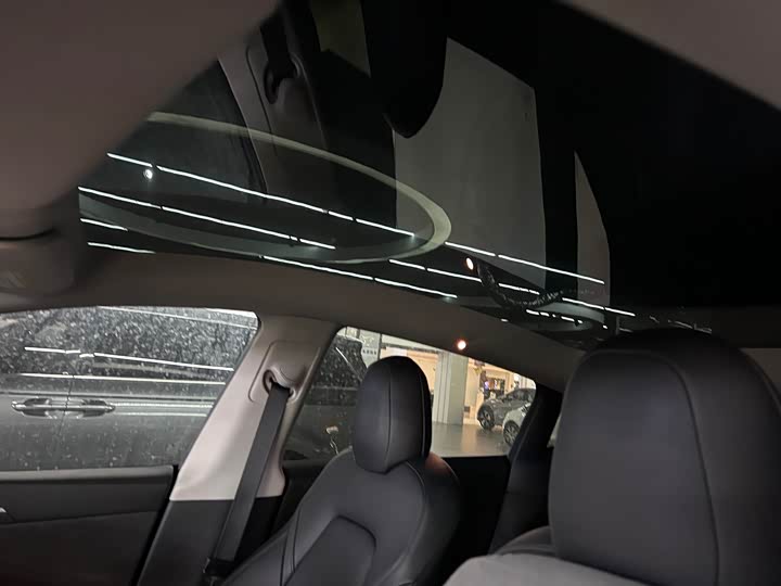 Фото 6 - Tesla Model Y