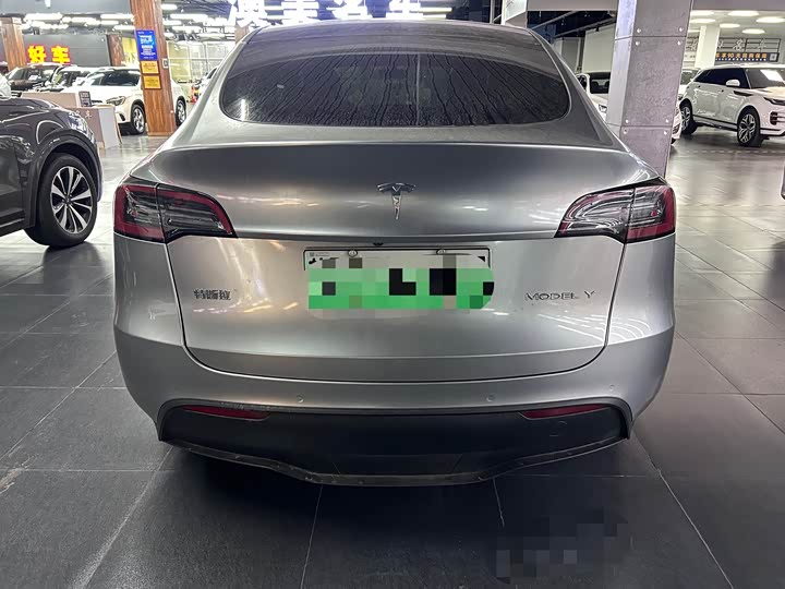 Фото 8 - Tesla Model Y