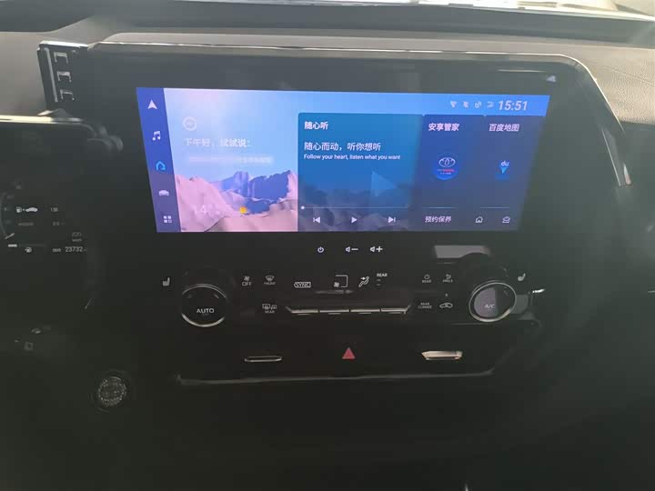 Фото 13 - Toyota Crown Kluger