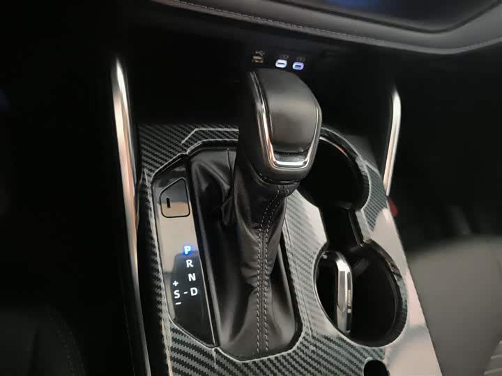 Фото 14 - Toyota Crown Kluger