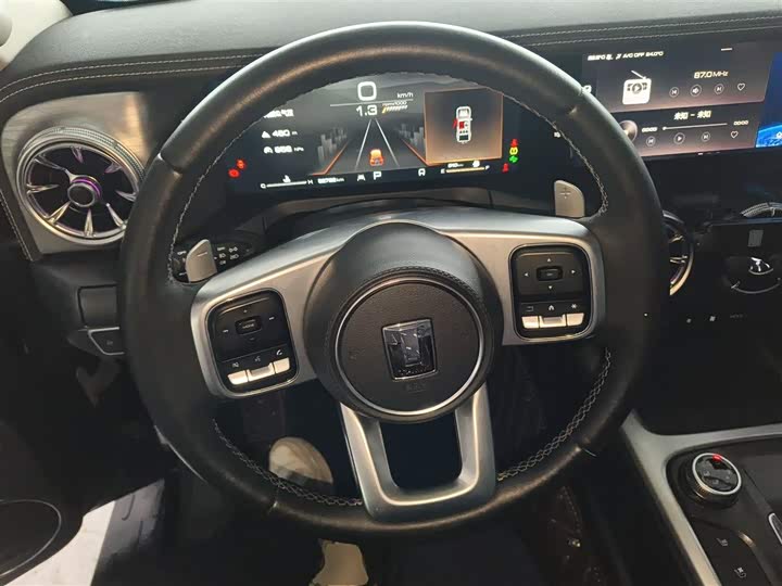 Фото 11 - Tank 300