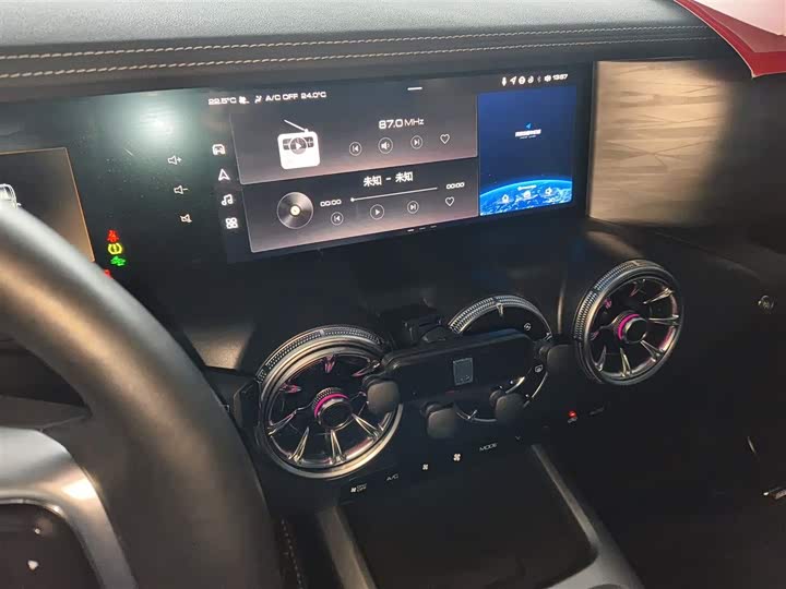 Фото 13 - Tank 300