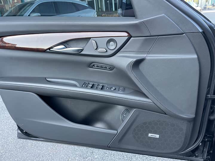 Фото 11 - Cadillac CT6