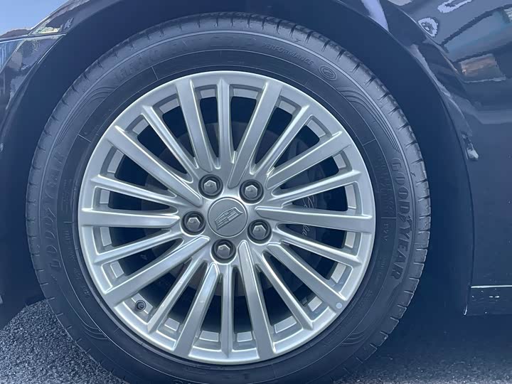 Фото 15 - Cadillac CT6