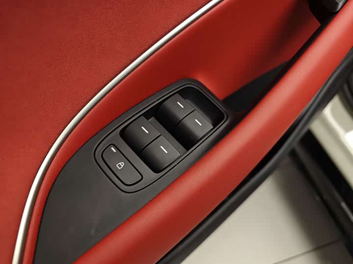 Фото 10 - Xiaomi SU7