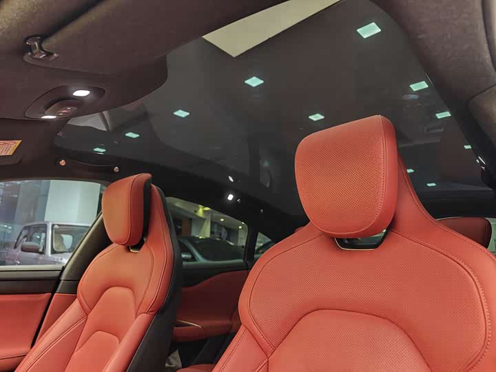 Фото 14 - Xiaomi SU7