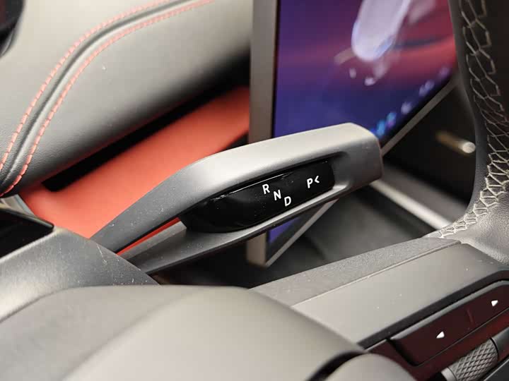 Фото 18 - Xiaomi SU7