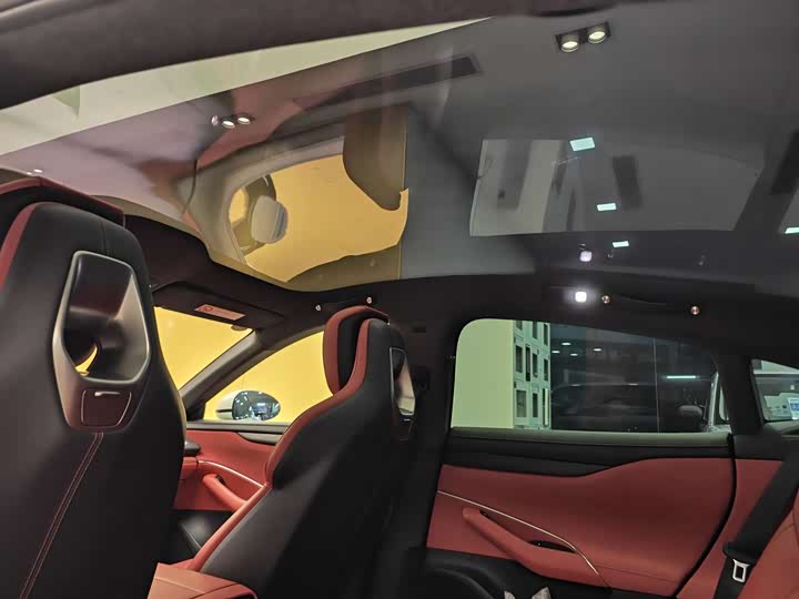 Фото 28 - Xiaomi SU7